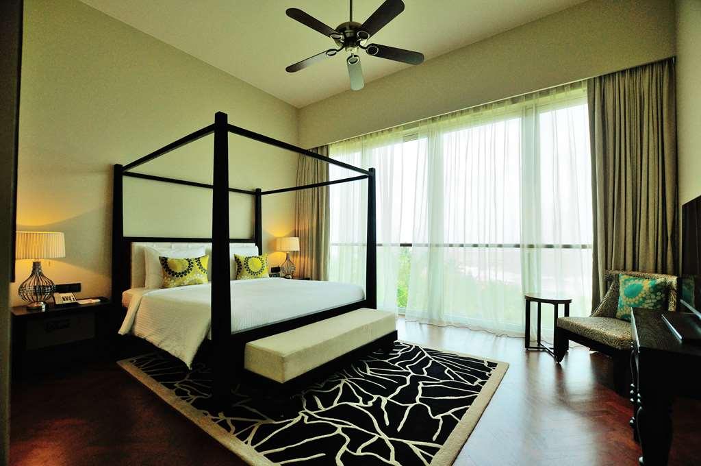 Sentido Heritance Negombo Room photo A bedroom at The Park, Hyderabad