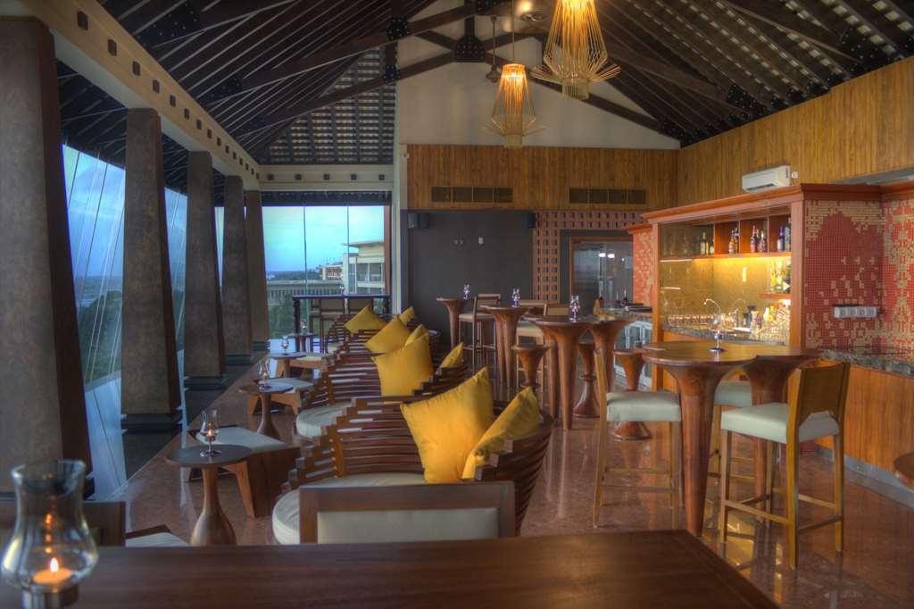 Sentido Heritance Negombo Restaurant photo The bar at the resort