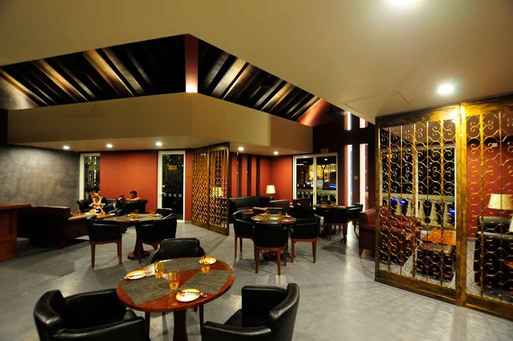 Sentido Heritance Negombo Restaurant photo The interior of the restaurant