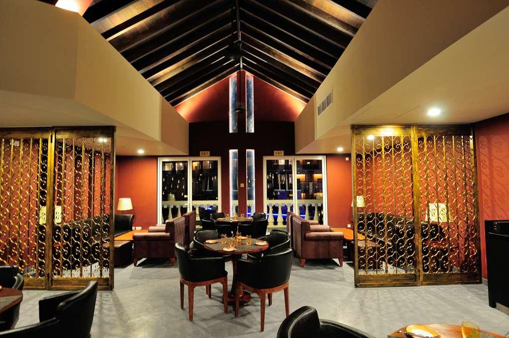 Sentido Heritance Negombo Restaurant photo The interior of the restaurant