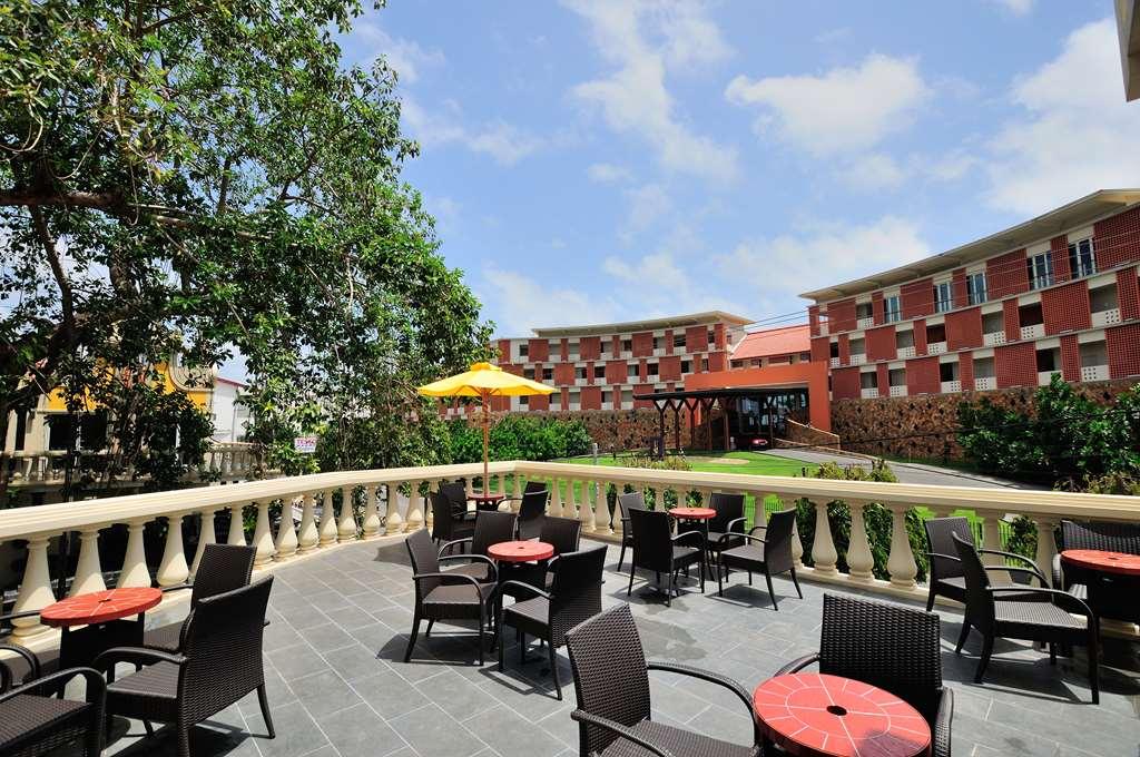 Sentido Heritance Negombo Restaurant photo The patio at the Student Union Building
