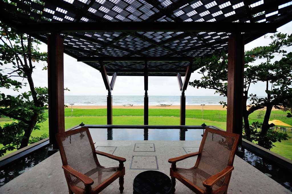 Sentido Heritance Negombo Exterior photo The beach at the resort