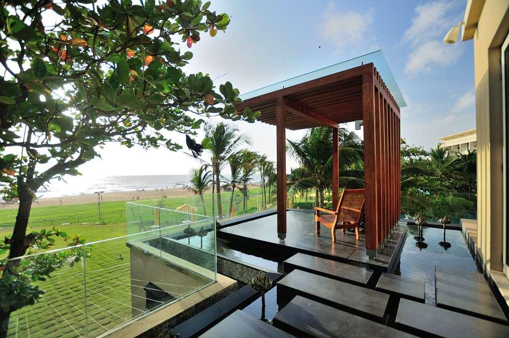 Sentido Heritance Negombo Exterior photo The beach at the resort
